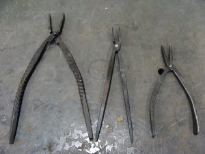 How to Make Blacksmithing Tongs - Blacksmith Class