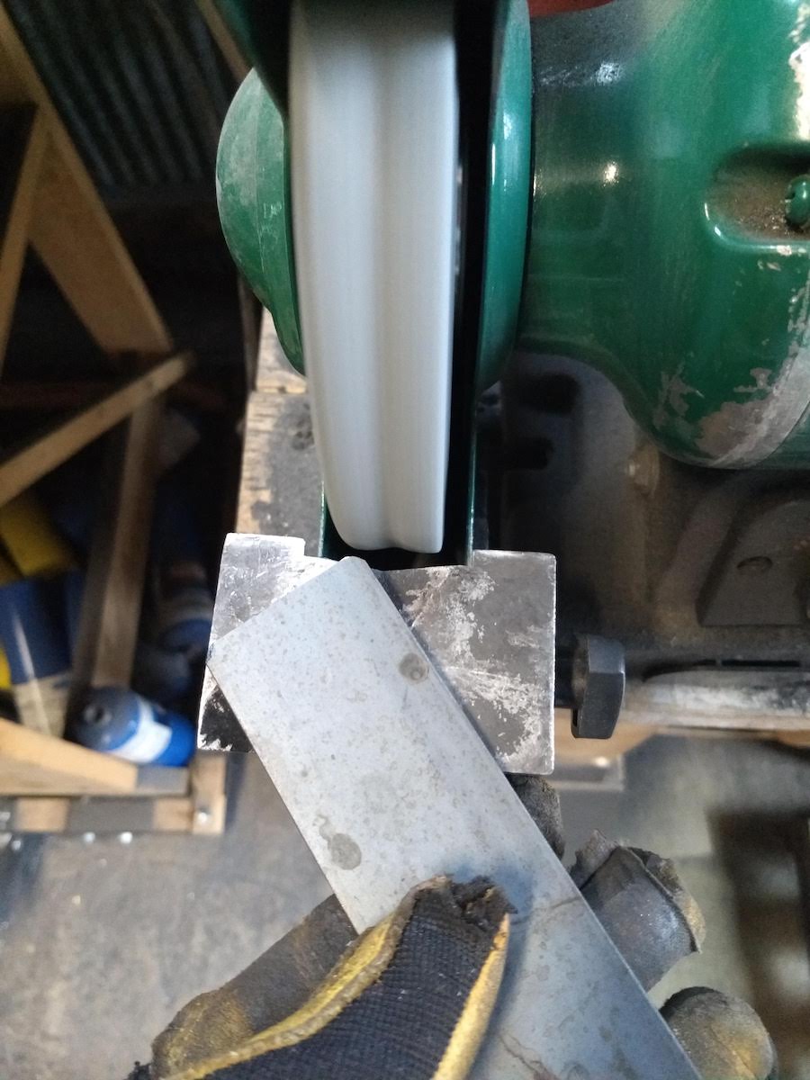 Grinding Knives with Bench Grinder